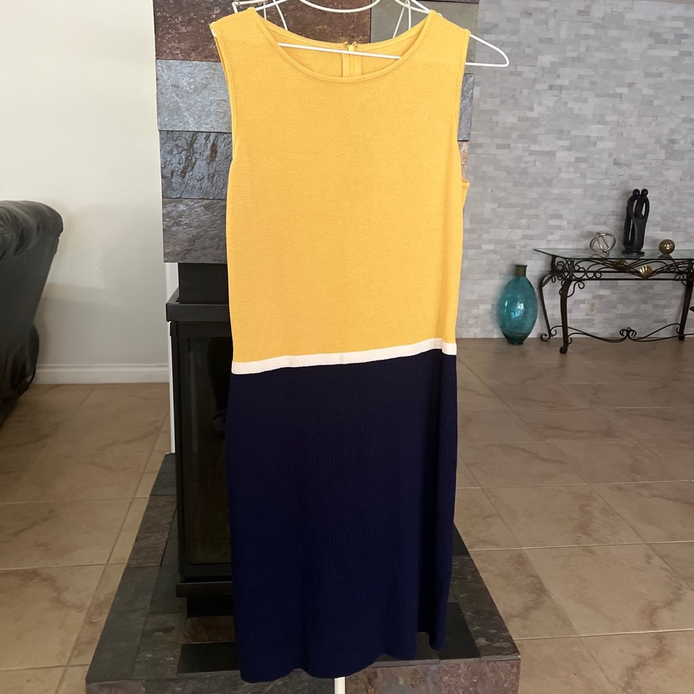 St.John  Yellow & Blue Sleeveless Knit Dress Size 6.